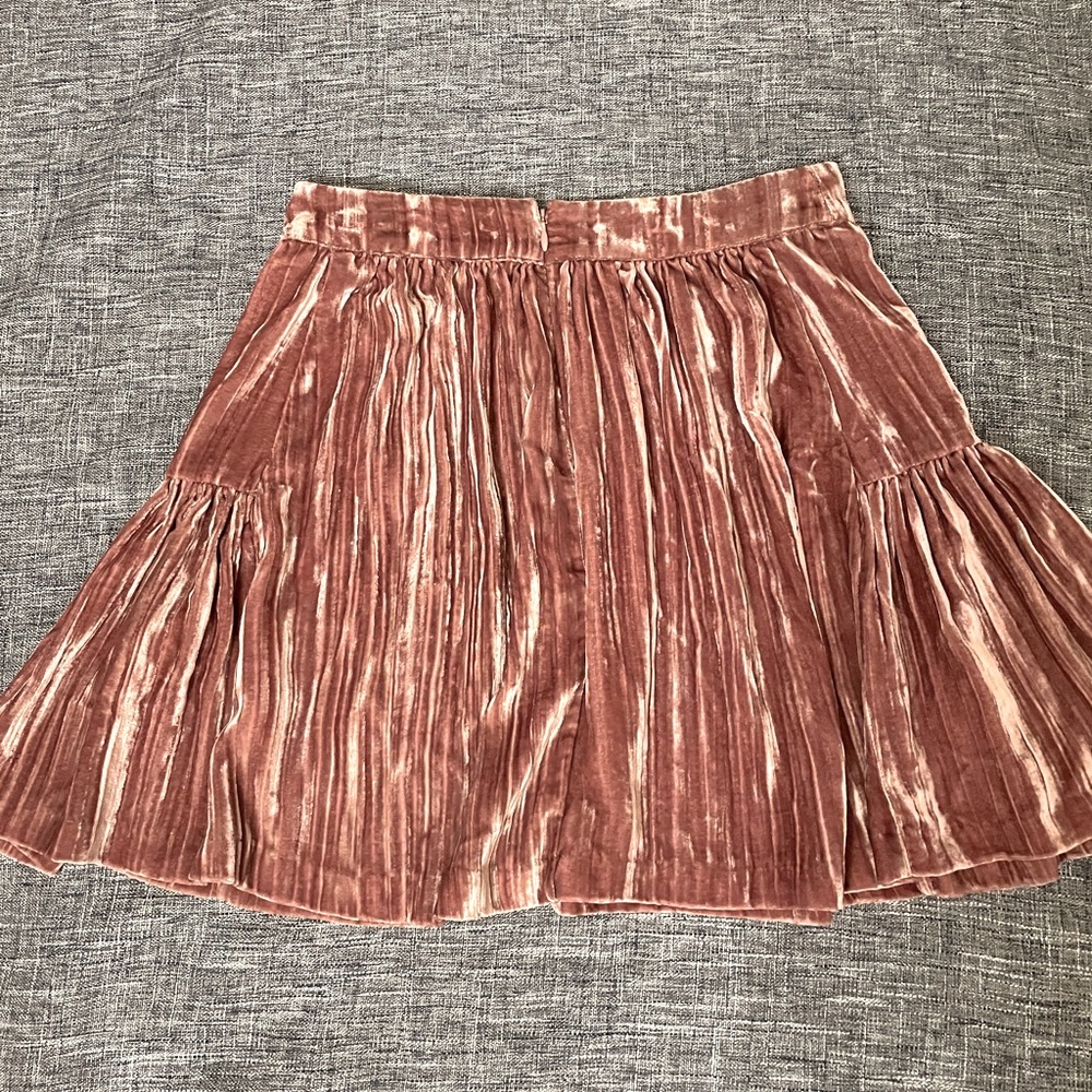 Madewell Crushed Velvet Mini Skirt in Rose Gold. Excellent condition. Size 0.